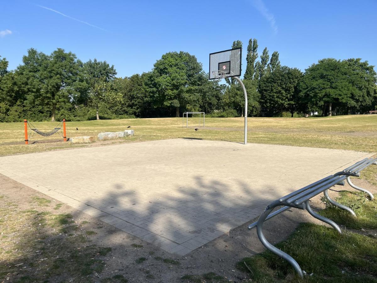 Privatzimmer Am Iltispark Duisburg Eksteriør billede